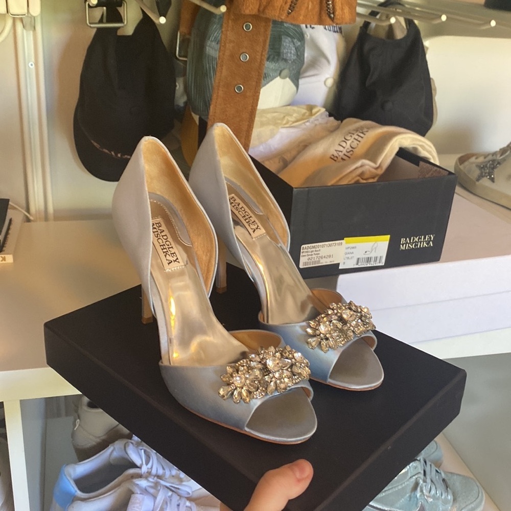 Badgley Mischka blue satin peep toe heels